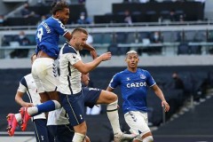 C罗教练生涯首秀？传言其收购利兹联并兼任主帅。